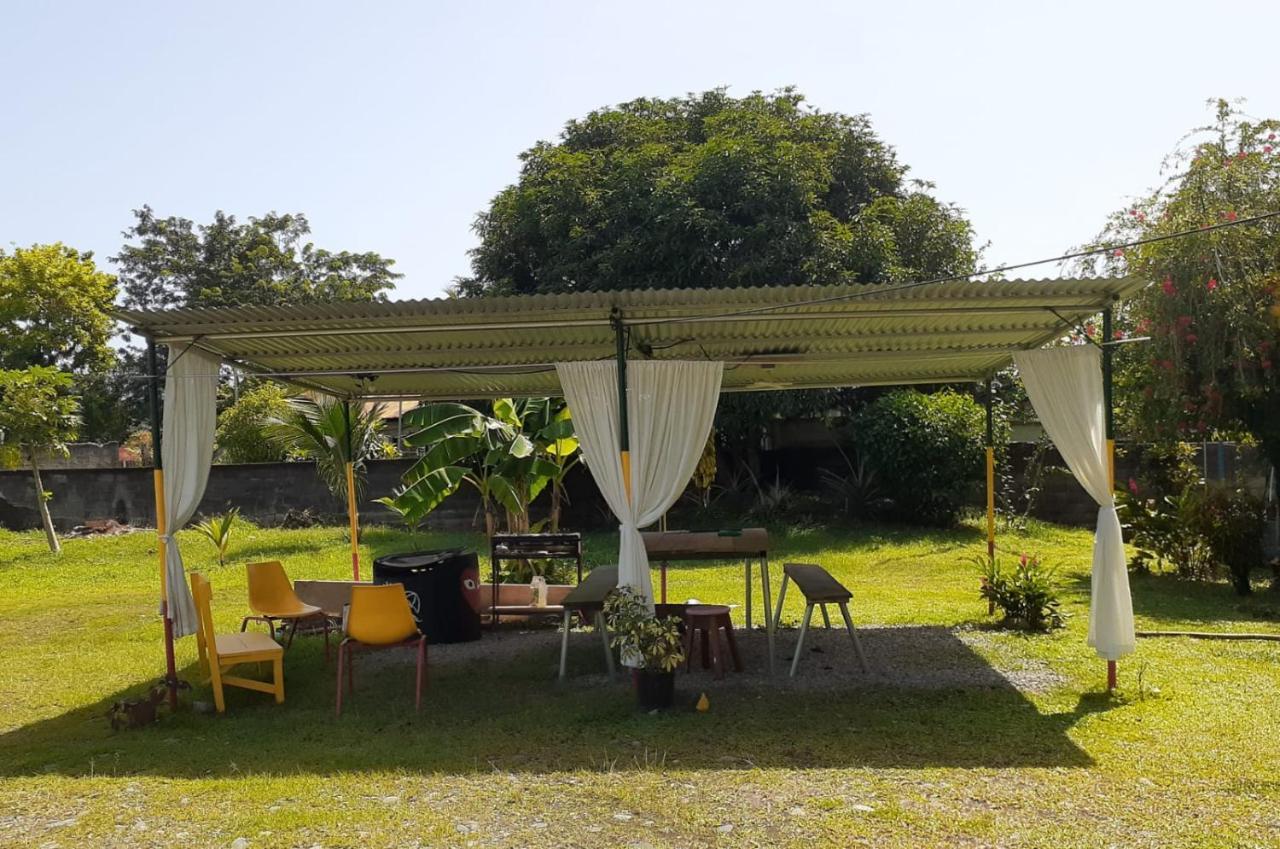 Rooms Palmeras Cahuita Bagian luar foto