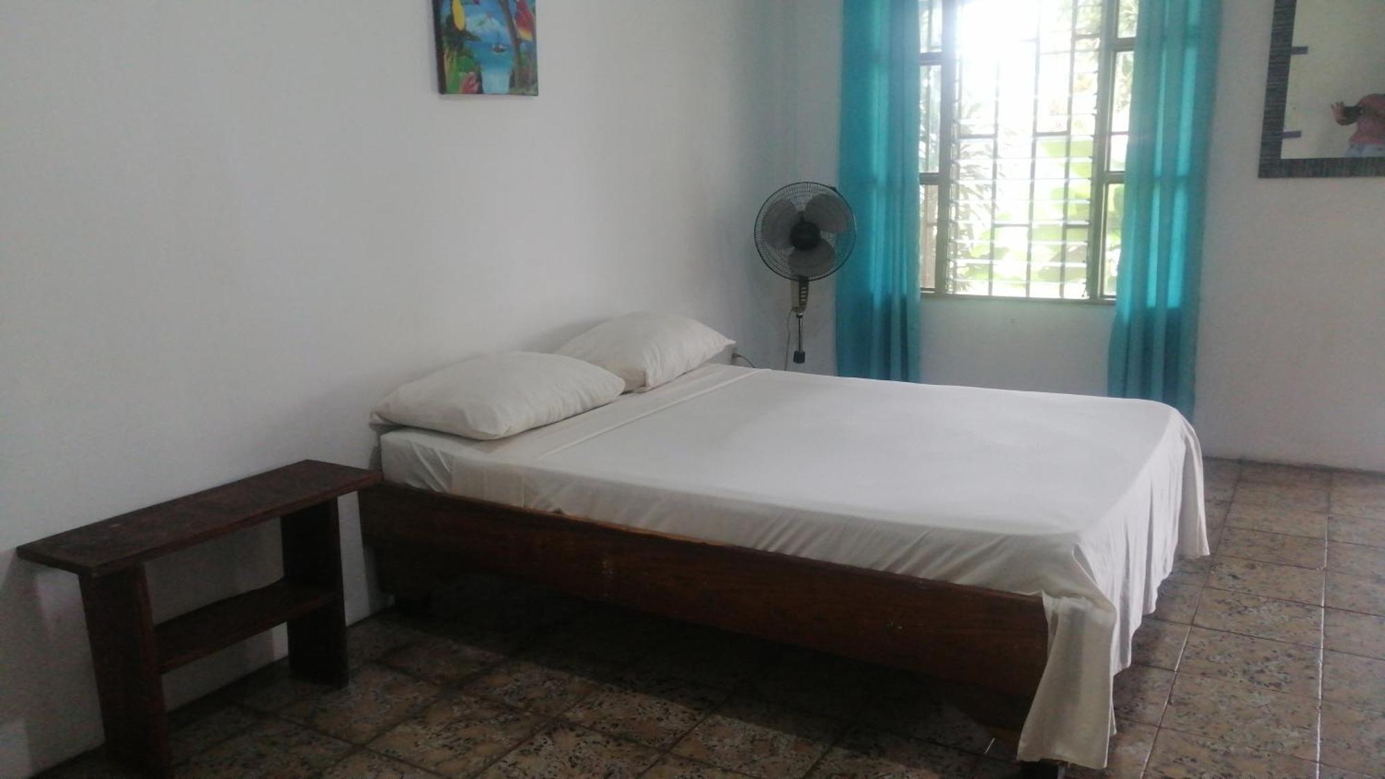 Rooms Palmeras Cahuita Bagian luar foto